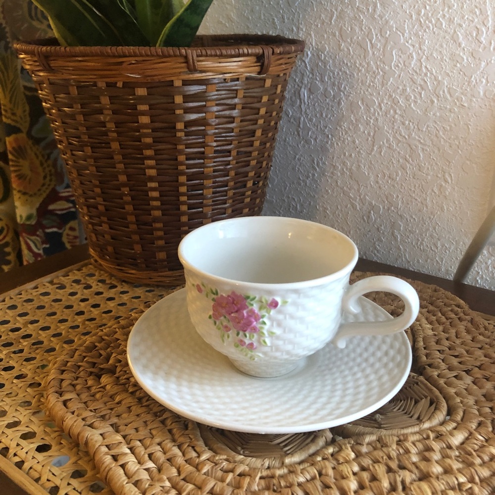 Vintage 1985 Teleflora Basket Weave & Pink Roses Teacup & Saucer